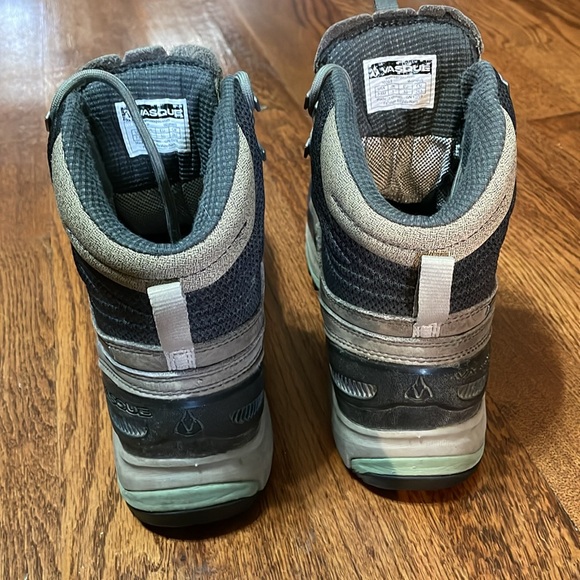 Gently used grey/sage green, Vasque Women’s hiking boots, size US 7.5/Eu 38 - Picture 8 of 8